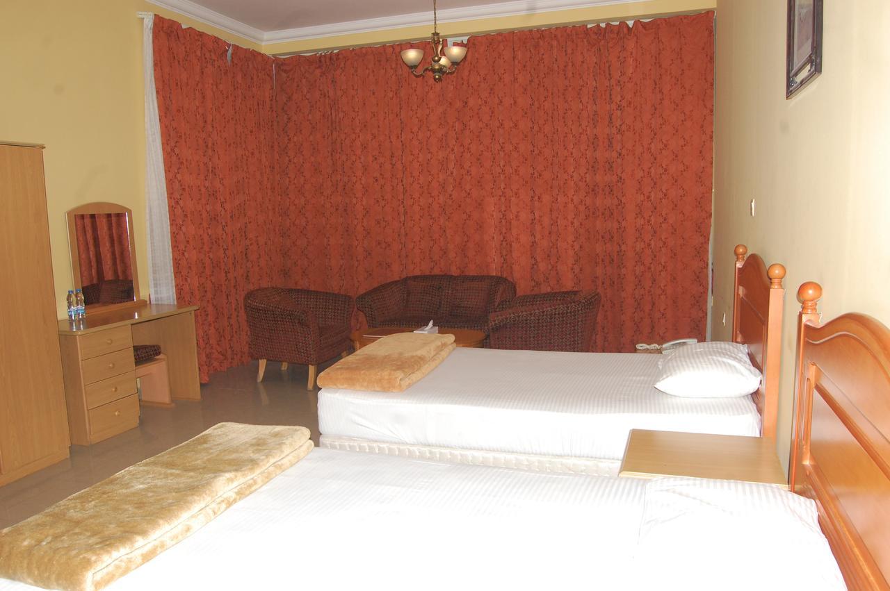 Al Amwaj Hotel Sharjah Exterior photo